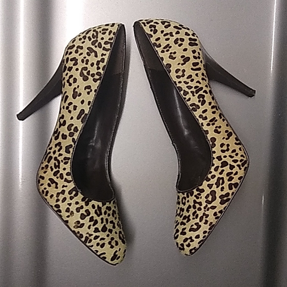 Shoe - Picture 2 of 2